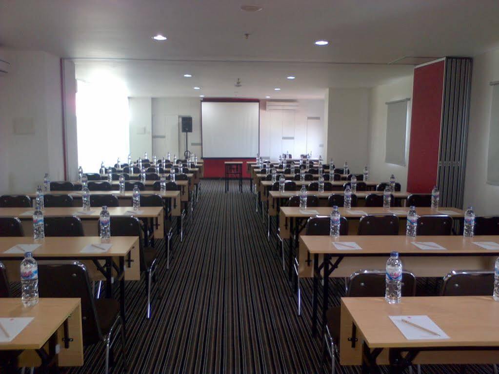 Amaris Hotel Pemuda Semarang Luaran gambar